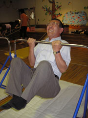 唐木村長も運動あそびに挑戦