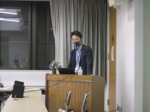 講演会講師の高井晴由さん(県男女共同参画課から)