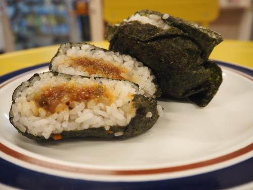 おばあちゃんの味ほっこり味噌おにぎり