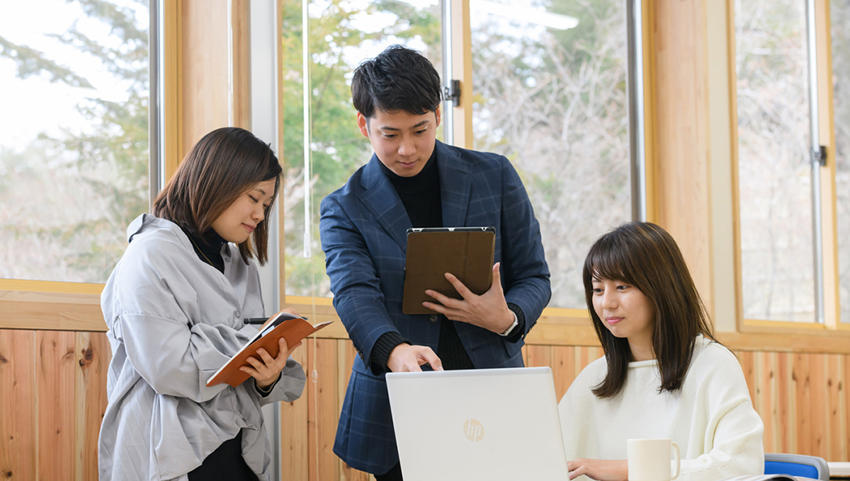 南箕輪村ワーケーション施設「森の学び舎」